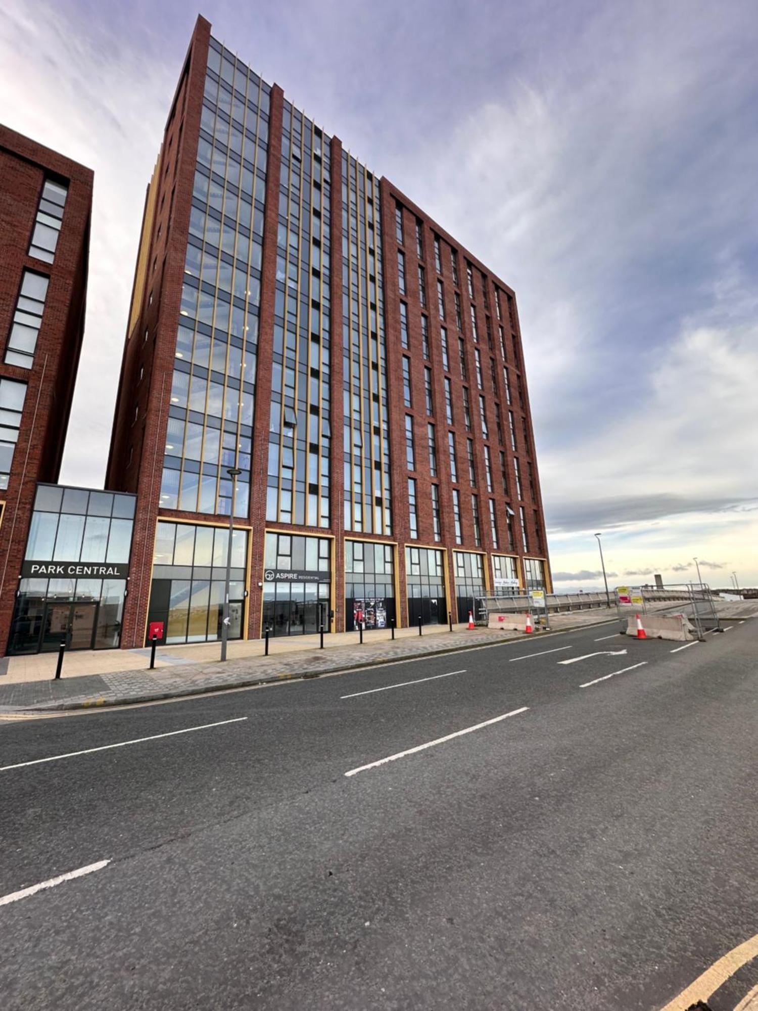 Park Central Liverpool Apartment Esterno foto